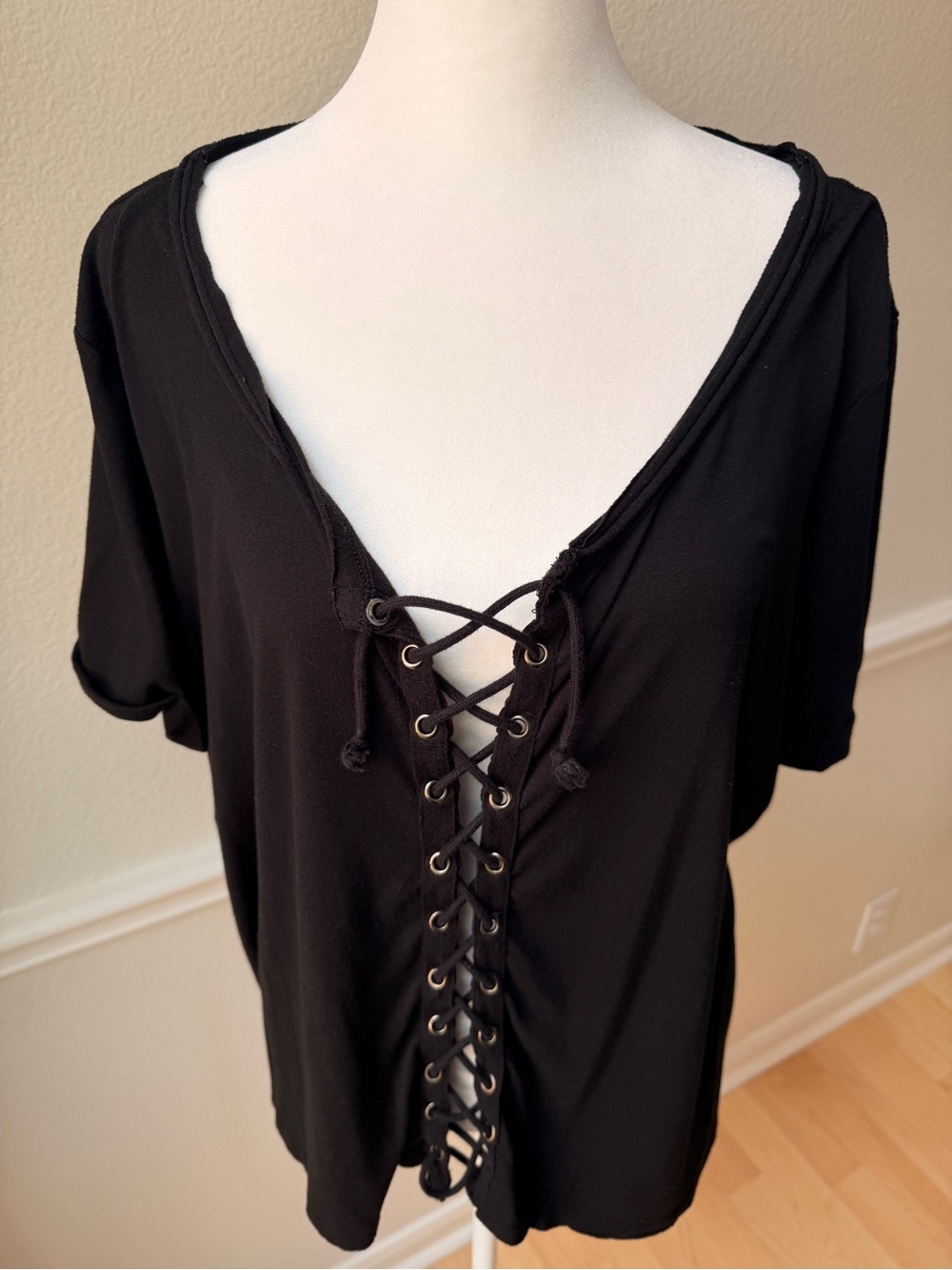 Rue21 Black Lace Up Front Oversized Tee‎ 2X Plus Grunge Goth Y2K Punk Top Rocker